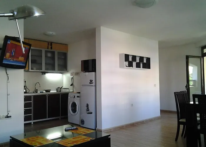 Апартаменты Etara 2 *